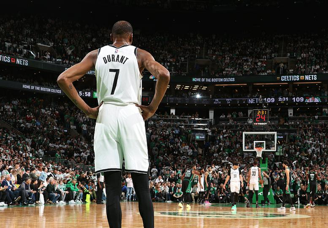 巴特勒意外战胜德国队，出色防守引爆全场！引发球迷热议的简单介绍